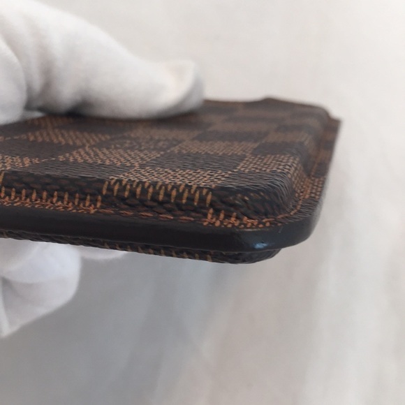 LOUIS Vuitton Phone Case - Picture 3 of 8